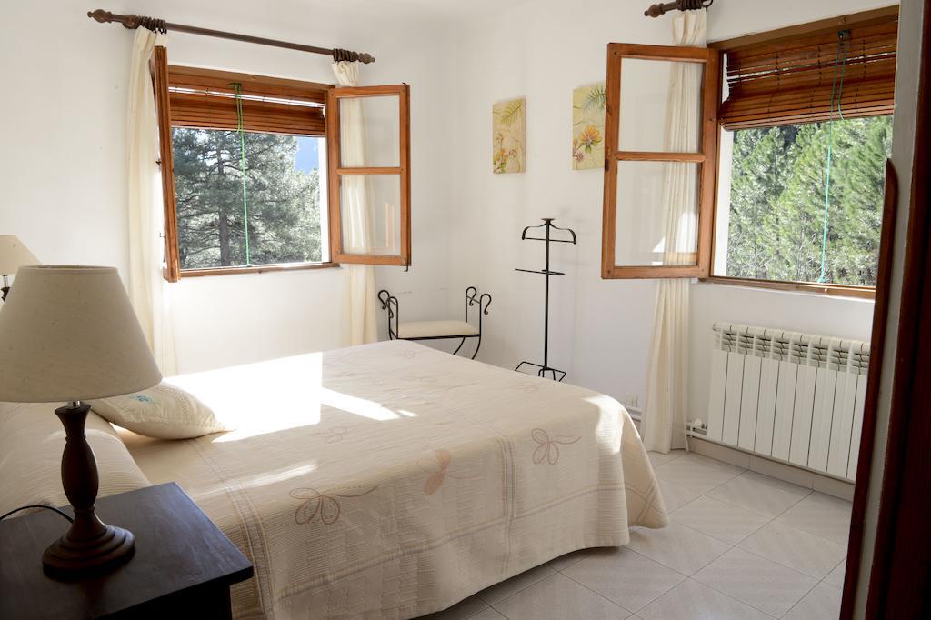 Hostal-Restaurante Fogon De Gredos Guisando Zimmer foto