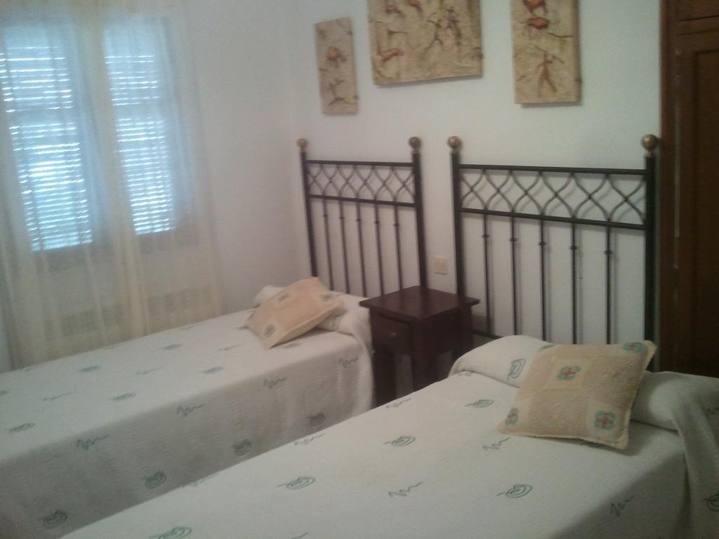 Hostal-Restaurante Fogon De Gredos Guisando Zimmer foto