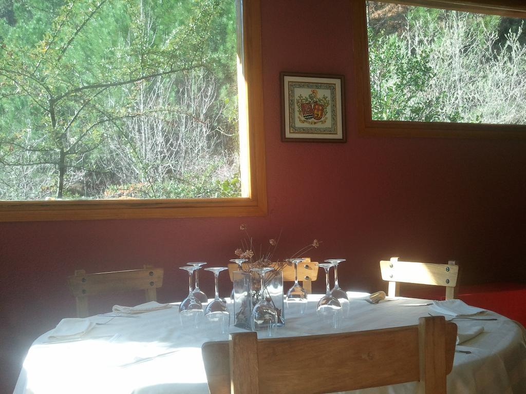 Hostal-Restaurante Fogon De Gredos Guisando Exterior foto