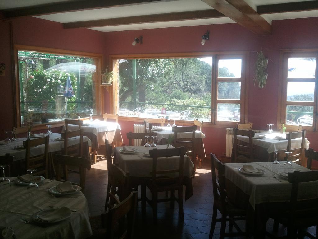 Hostal-Restaurante Fogon De Gredos Guisando Exterior foto